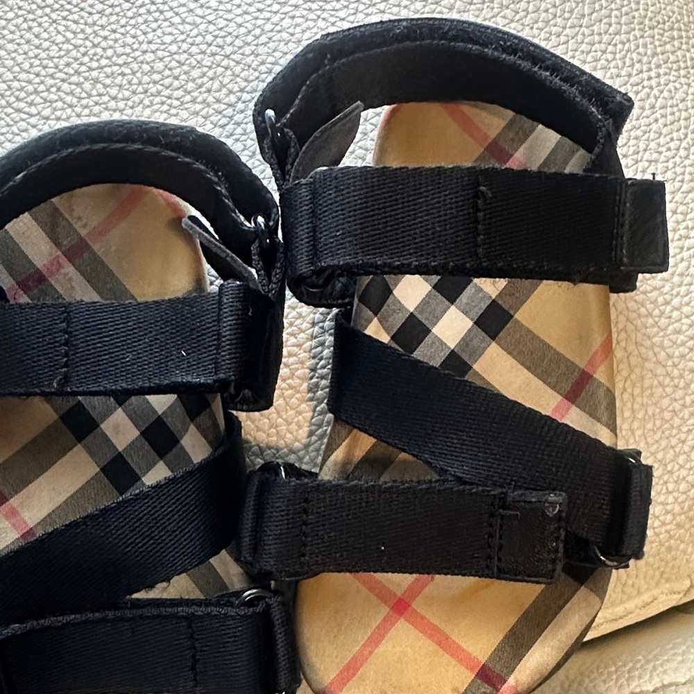 Authentic Burberry Kids "Redmire" Sandals - Picture 5 of 8